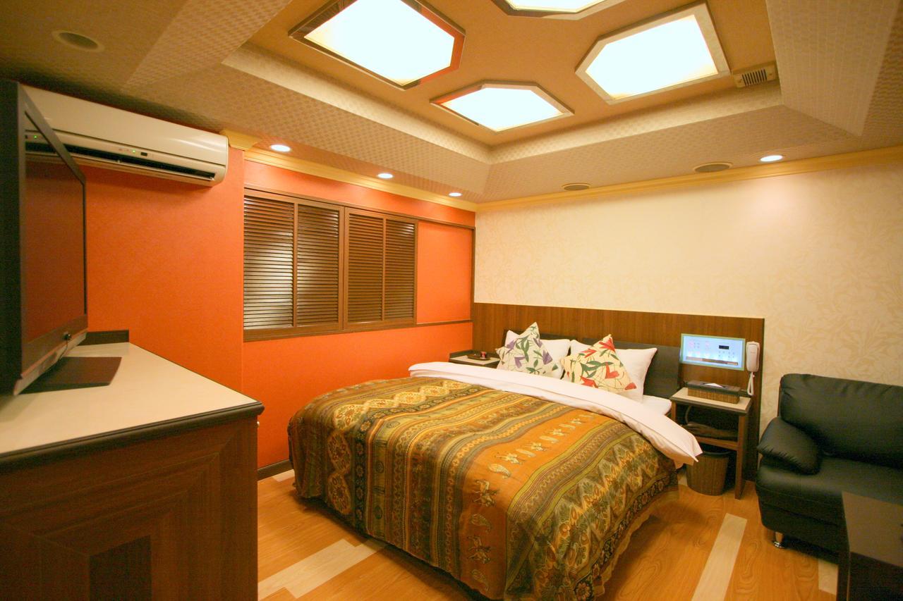 Hotel Celavie Osakajokitazume (Adults Only) מראה חיצוני תמונה