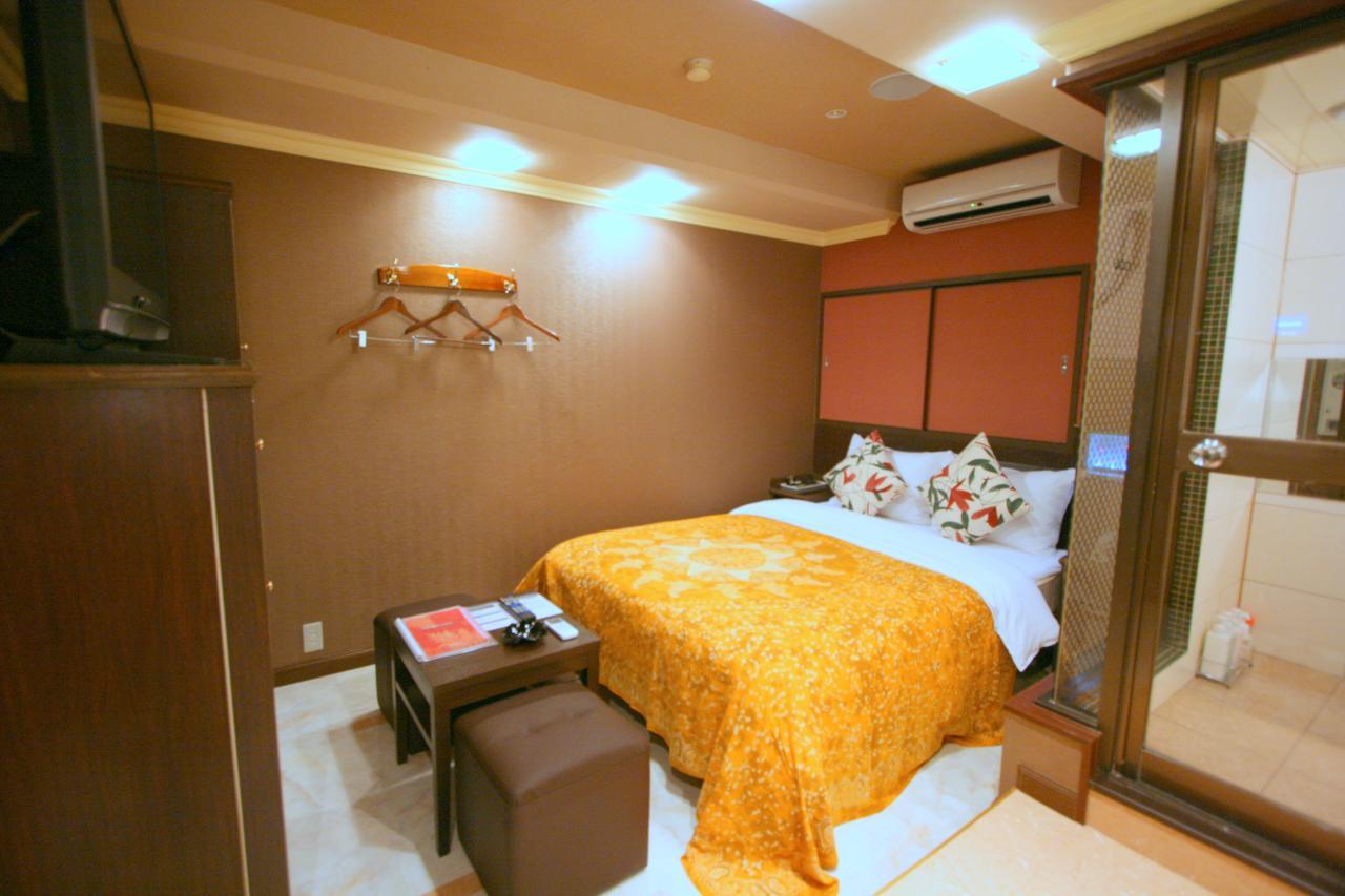 Hotel Celavie Osakajokitazume (Adults Only) מראה חיצוני תמונה